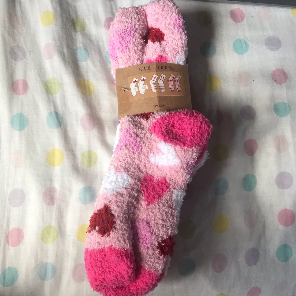 NWT 3 Pack of Rae Dunn Cozy Hearts Socks - Picture 6 of 6